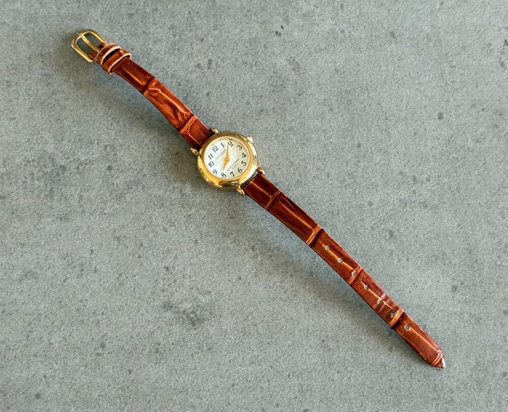 Armitron Womenโs Quartz Watch Gold Tone White Dial Leather Strap 24mm Working